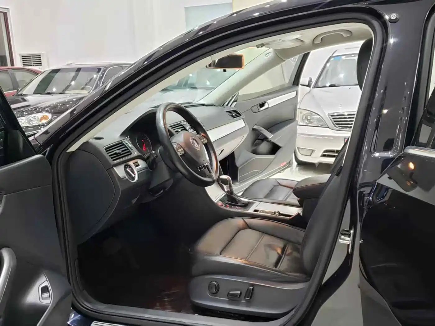 Volkswagen Passat 2015 1.4TSI DSG Prestige Edition фото 14