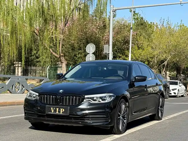 BMW 5 SERIES