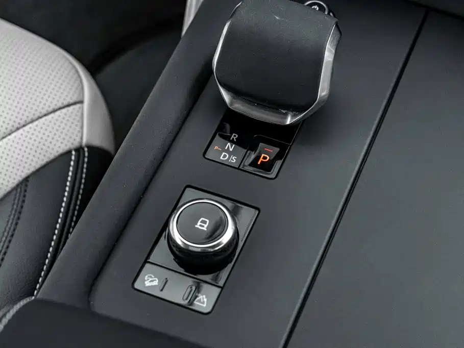 Land Rover Discovery 2024 2024 360PS Dynamic SE