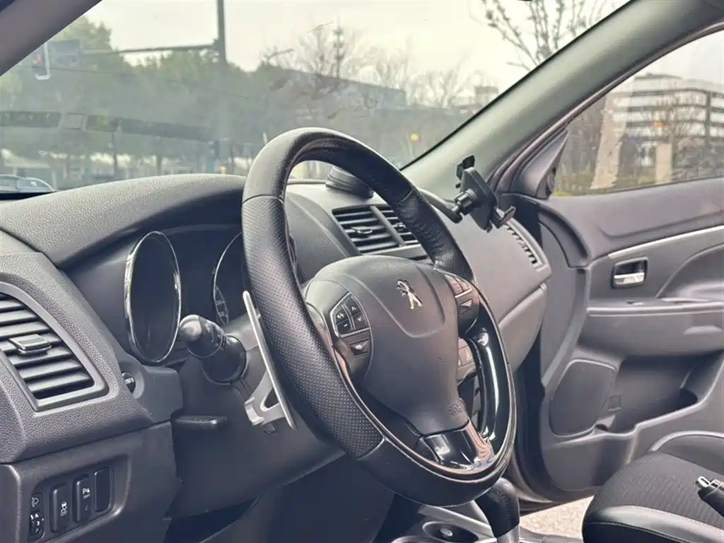 Peugeot 4008 (Import) 2013 2.0L 2WD Progressive фото 3