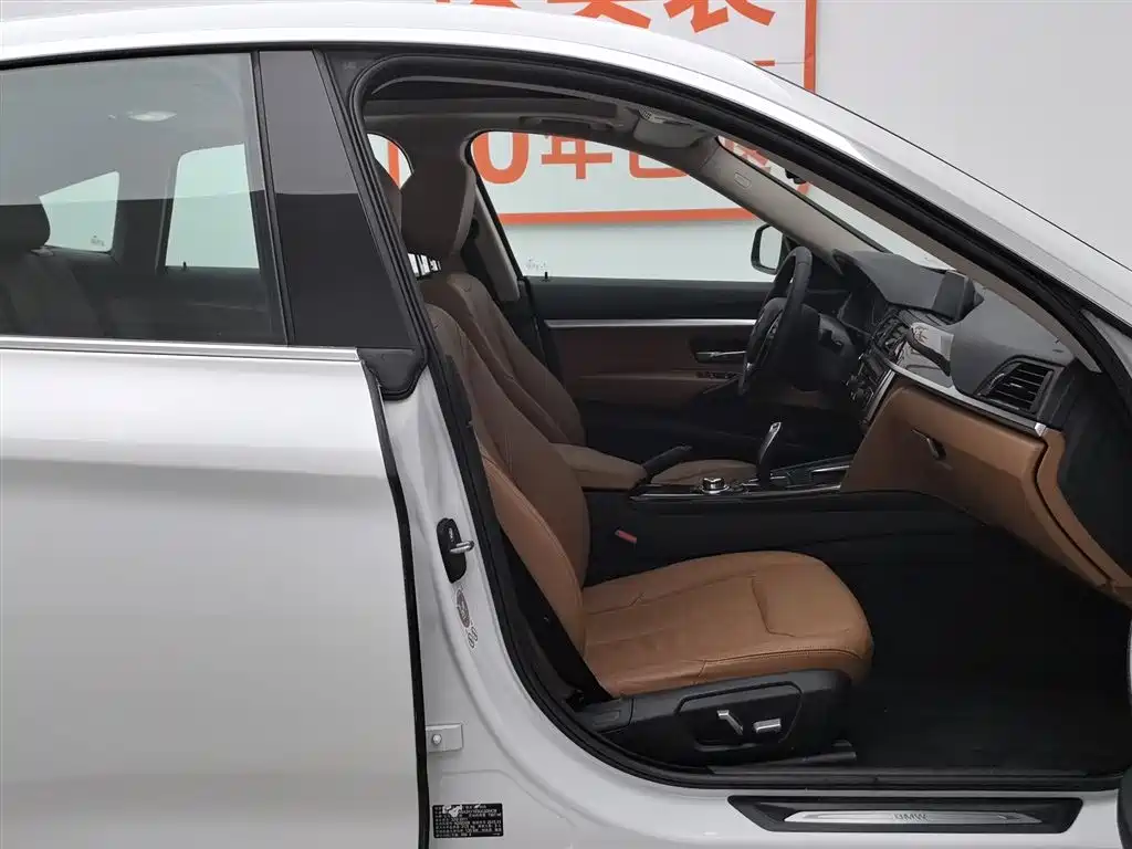 BMW 3 Series GT 2016 320i Design Package фото 23