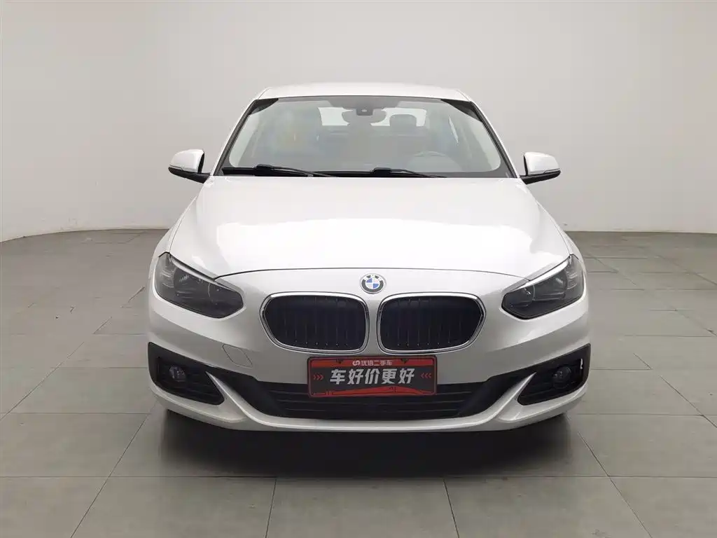 BMW 1 Series 2017 118i Fashion фото 3