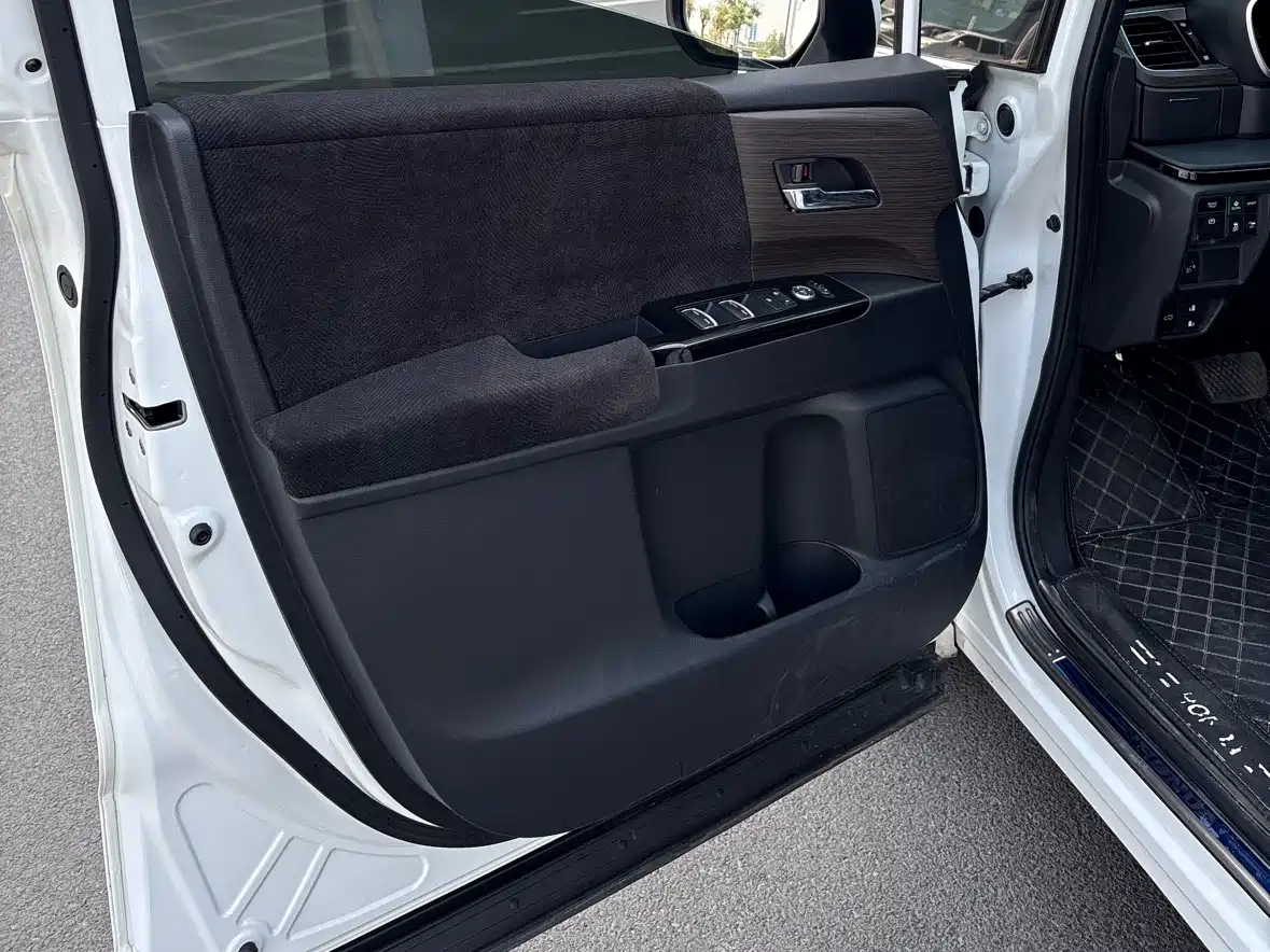 Honda Odyssey 2024 2.0L e:HEV Sharp·Comfort Edition фото 8