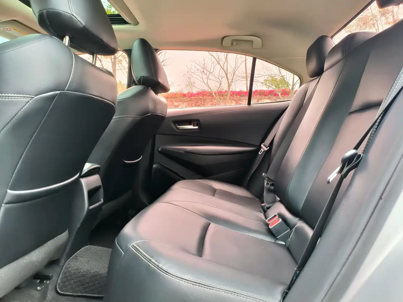 Toyota Corolla 2021 1.2T S-CVT Elite PLUS Edition фото 7