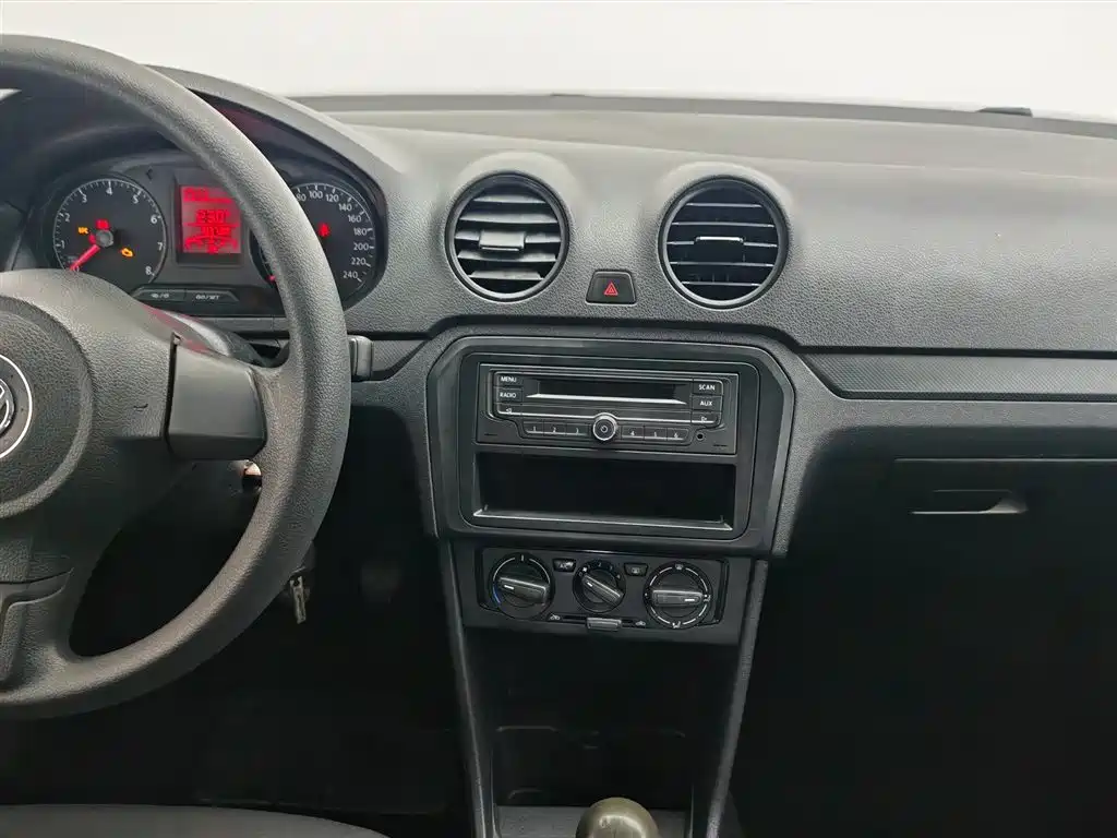Volkswagen Jetta 2015 1.6L Manual Trend фото 12