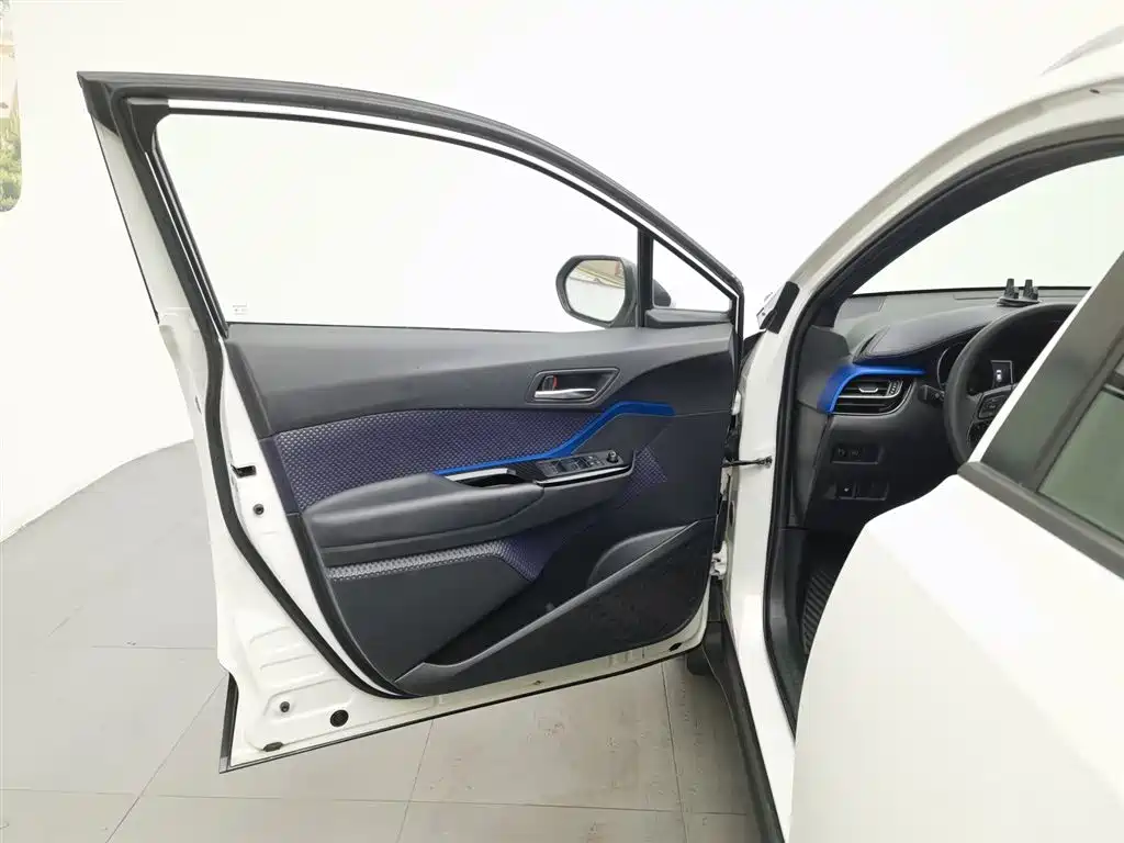 Toyota IZOA 2020 2.0L Yi Xiang Edition фото 8