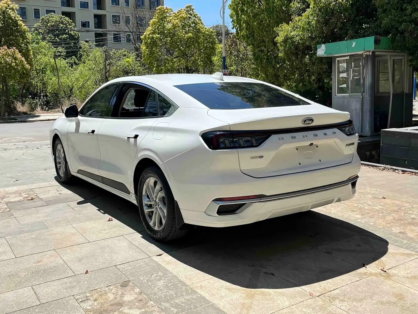 FORD MONDEO