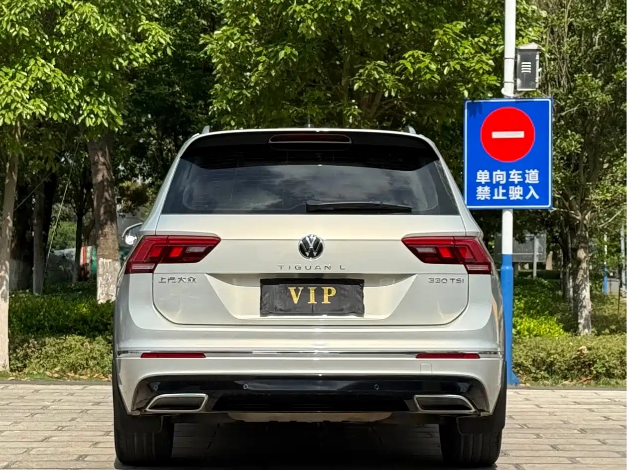 Volkswagen Tiguan L 2021 330TSI Automatic 2WD R-Line Premium фото 8