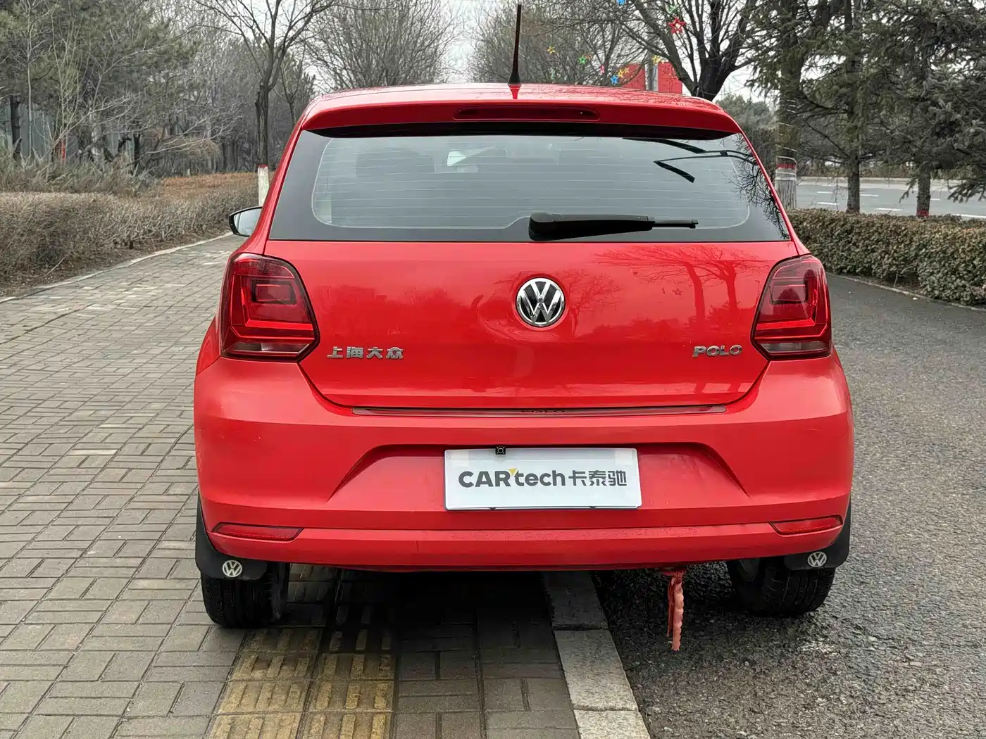 Volkswagen Polo 2014 1.4L Manual Trend Edition фото 4