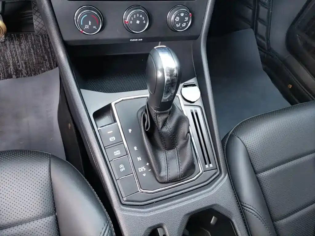 Volkswagen Lavida 2022 1.5L Auto Comfort Edition фото 14
