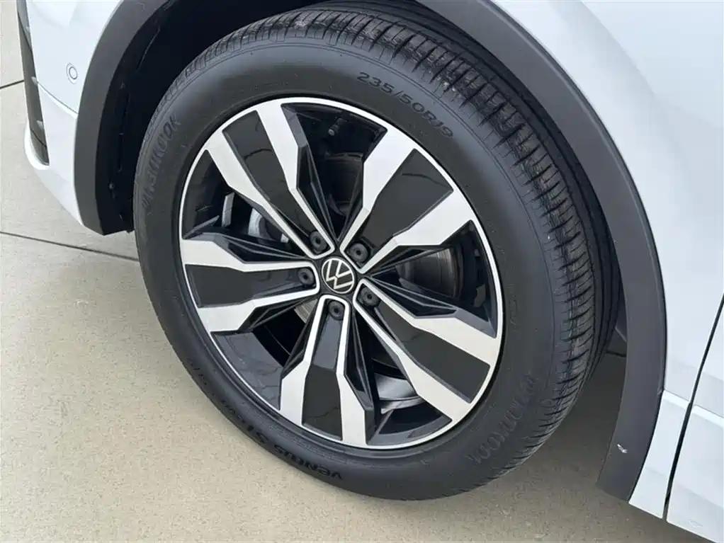 Volkswagen Tiguan L 2022 330TSI Auto 2WD R-Line Premium Edition фото 17