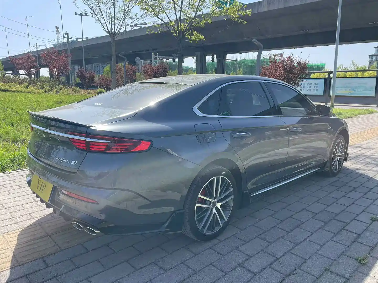 Фото 9 - Geely Preface