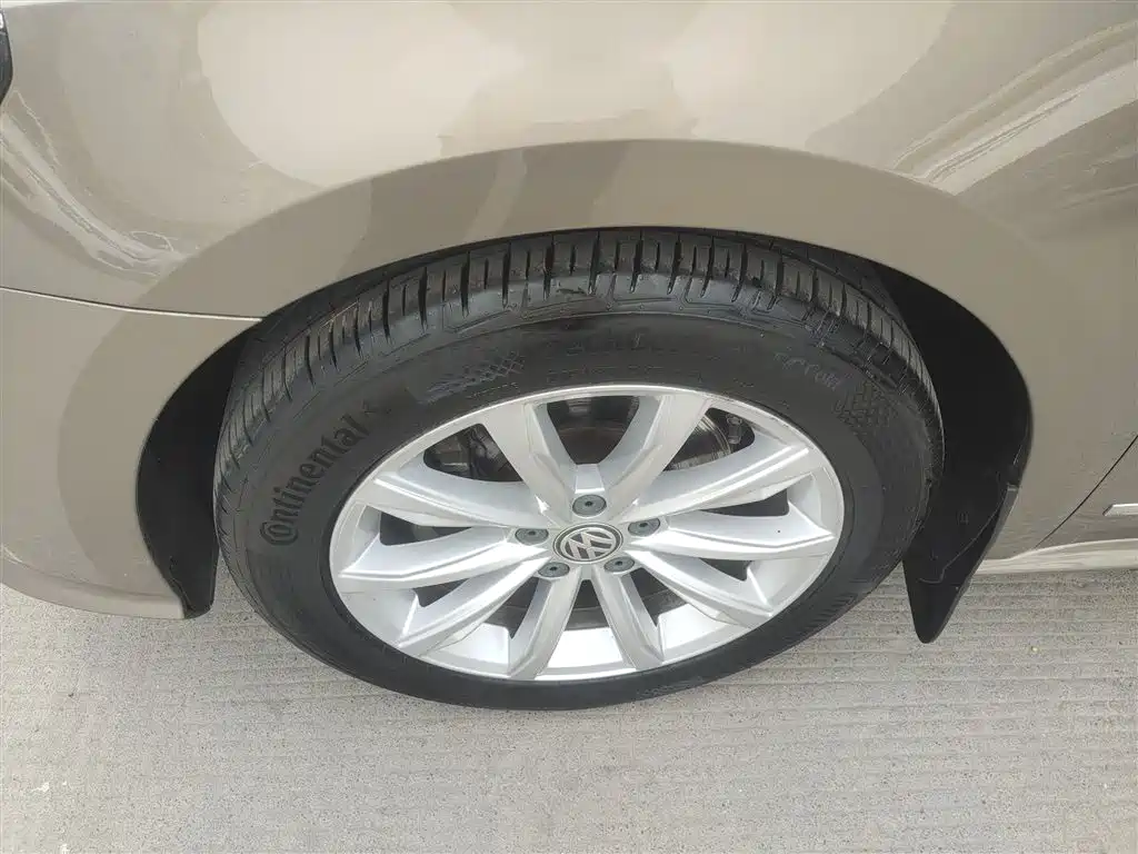 Volkswagen Passat 2017 280TSI DSG Prestige фото 23