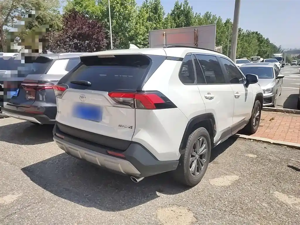Toyota RAV4 Rongfang 2024 2.0L CVT FWD Style Plus Edition фото 7