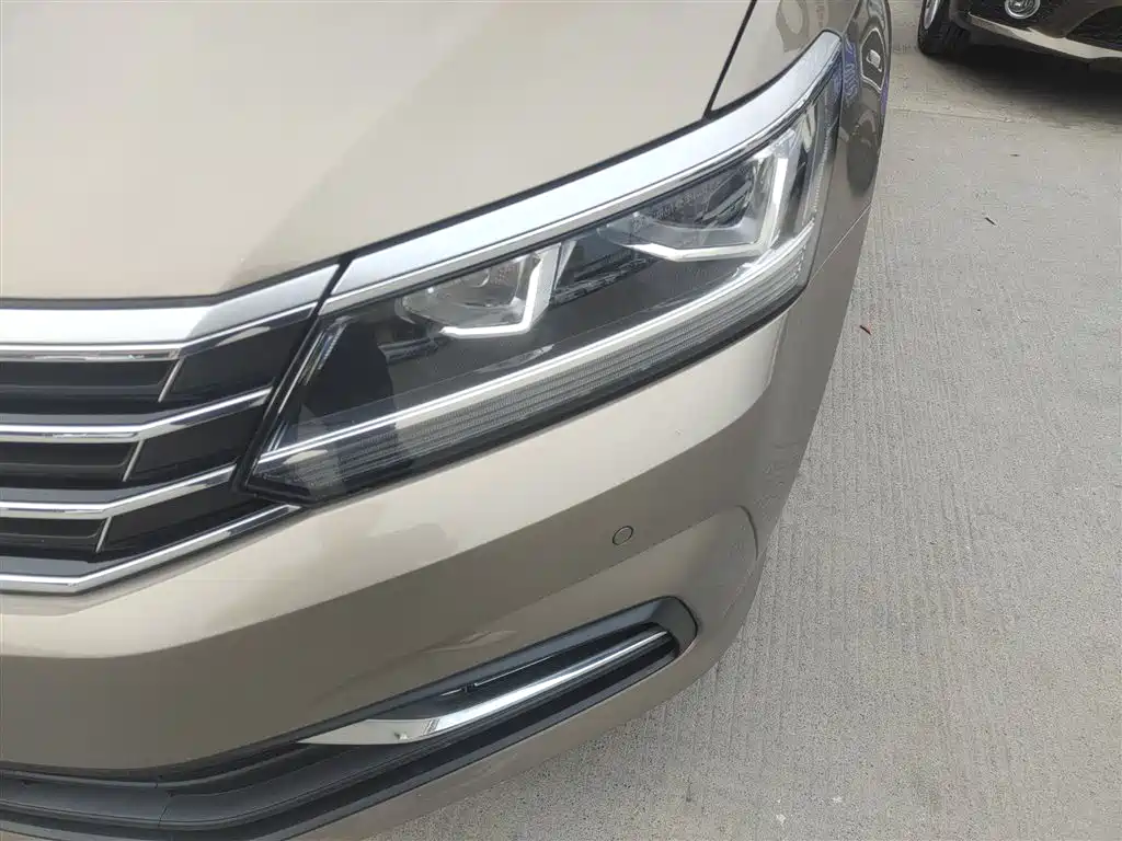 Volkswagen Passat 2017 280TSI DSG Prestige фото 24