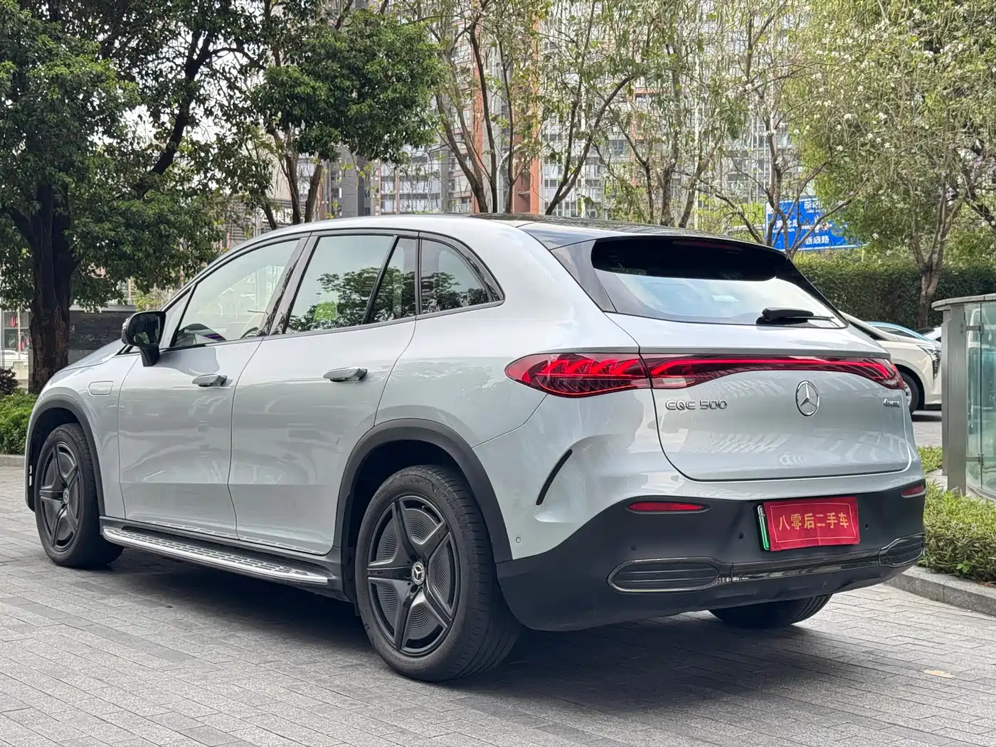 MERCEDES-BENZ EQE SUV