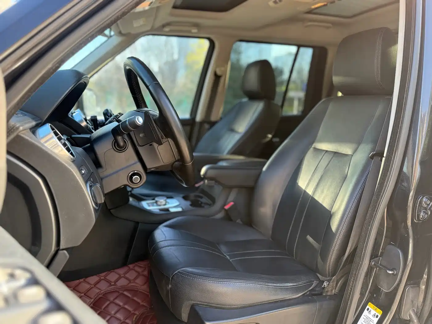 Land Rover Discovery 2016 3.0 SC V6 HSE фото 9