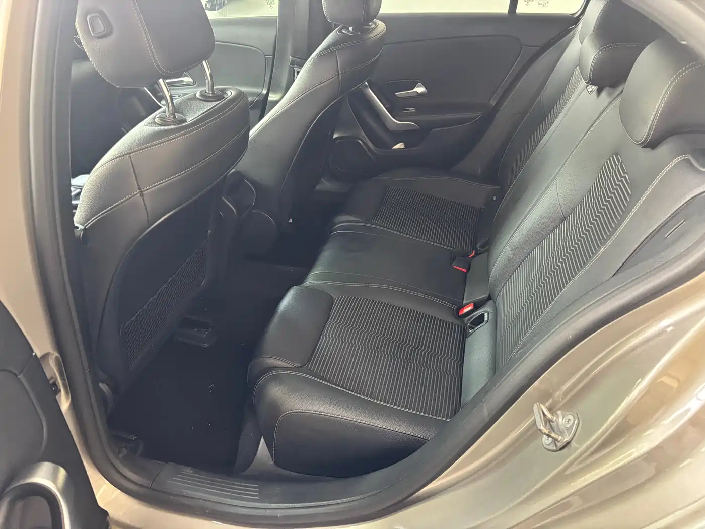 Mercedes-Benz A-Class (Import) 2019 A 200 Dynamic Version фото 7