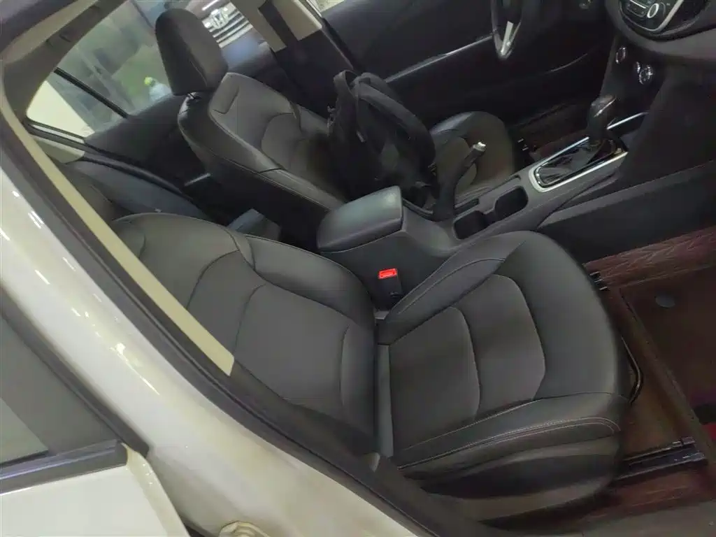 Chevrolet Cavalier 2019 320 Automatic Joy Edition фото 20