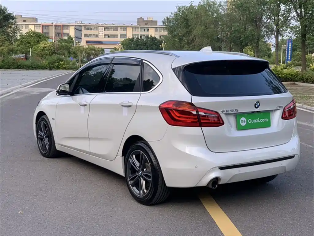 BMW 2 Series Touring 2018 218i M Sport Package фото 8