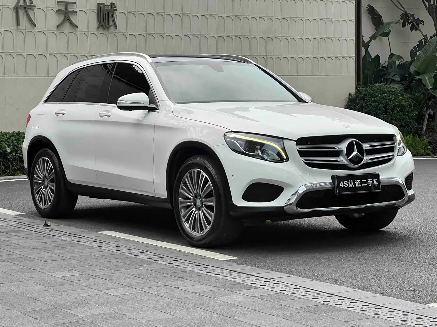 Mercedes-Benz GLC 2017 GLC 200 4MATIC фото 3