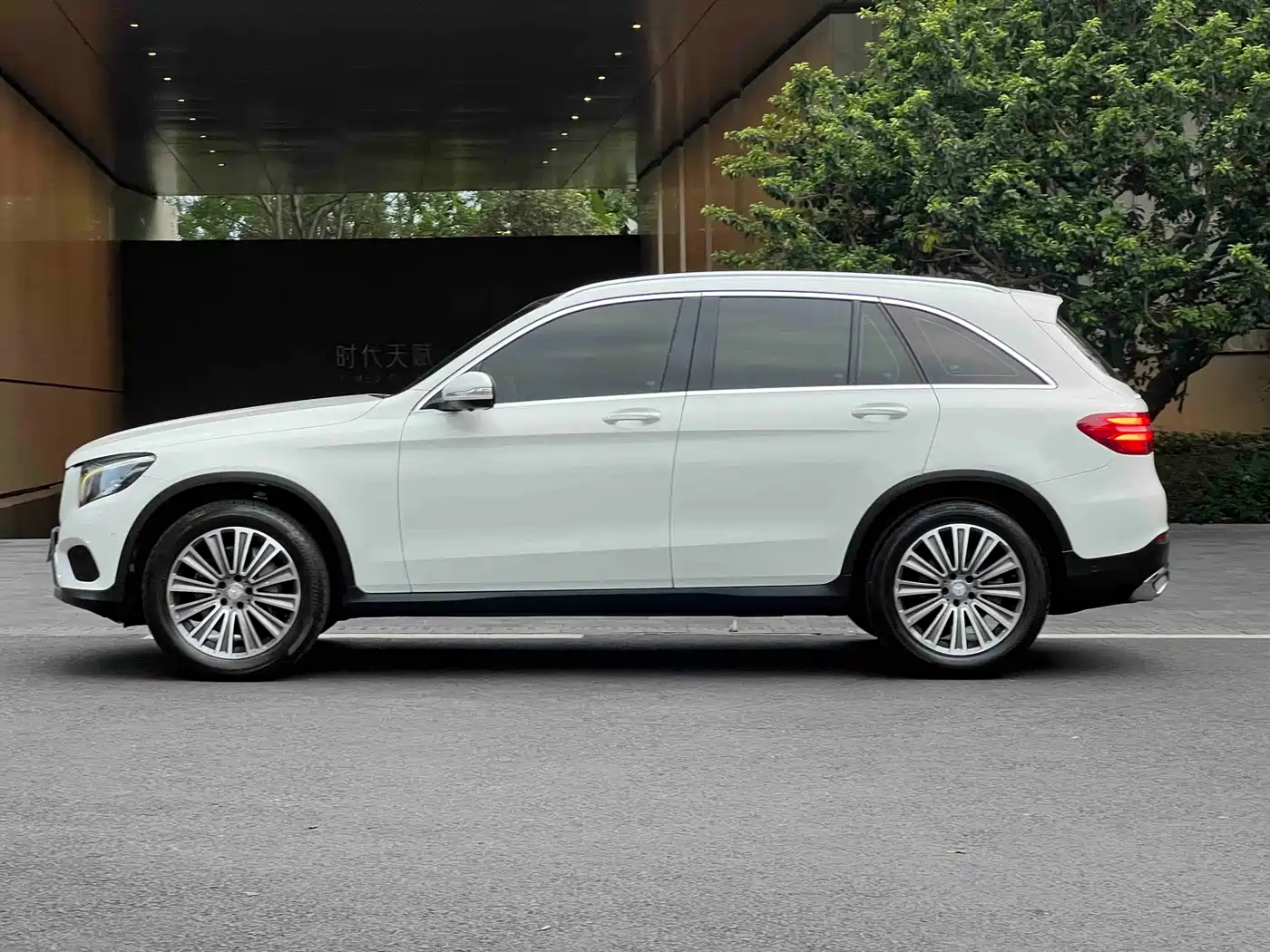Mercedes-Benz GLC 2017 GLC 200 4MATIC фото 8