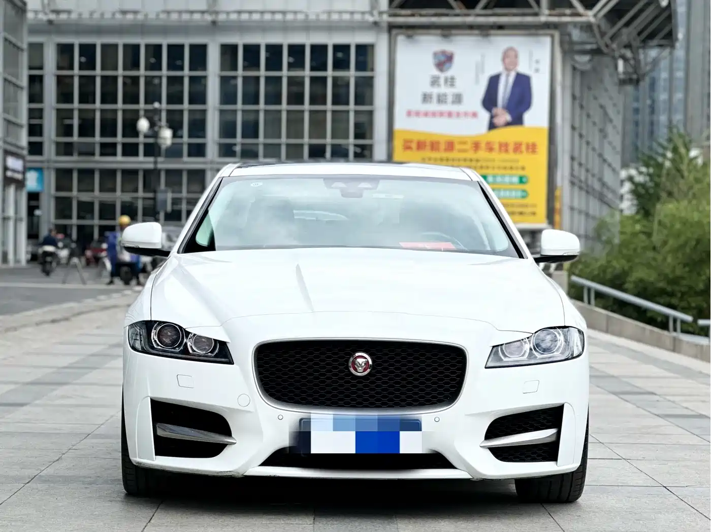 Jaguar XF 2016 XF 3.0 SC 2WD Elegance Edition фото 2