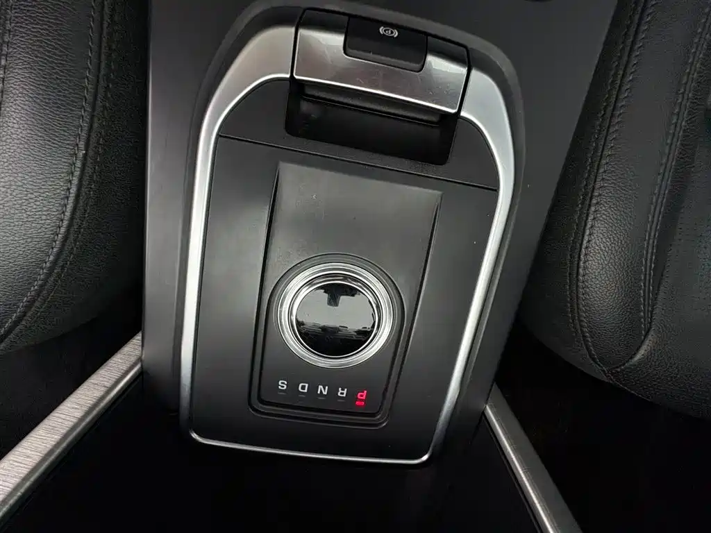 Land Rover Discovery Sport 2018 240PS SE Edition фото 11
