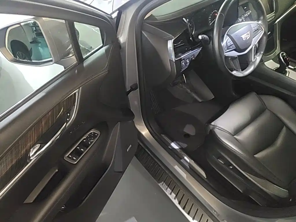 Cadillac XT5 2017 2018 25T Luxury