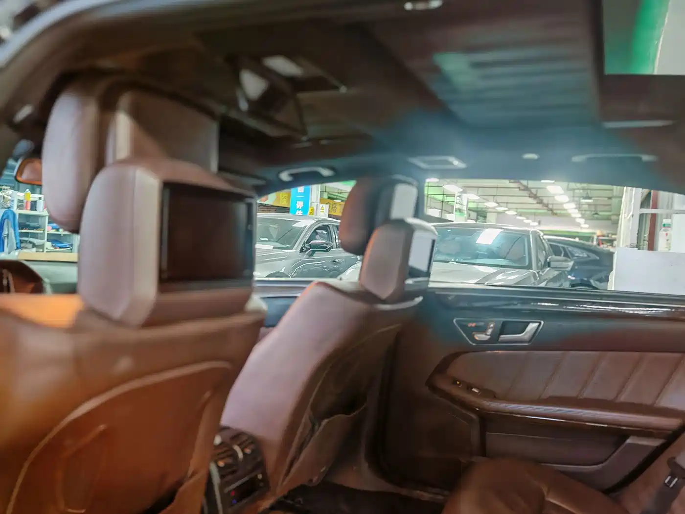 Фото 8 - Mercedes-Benz E-Class
