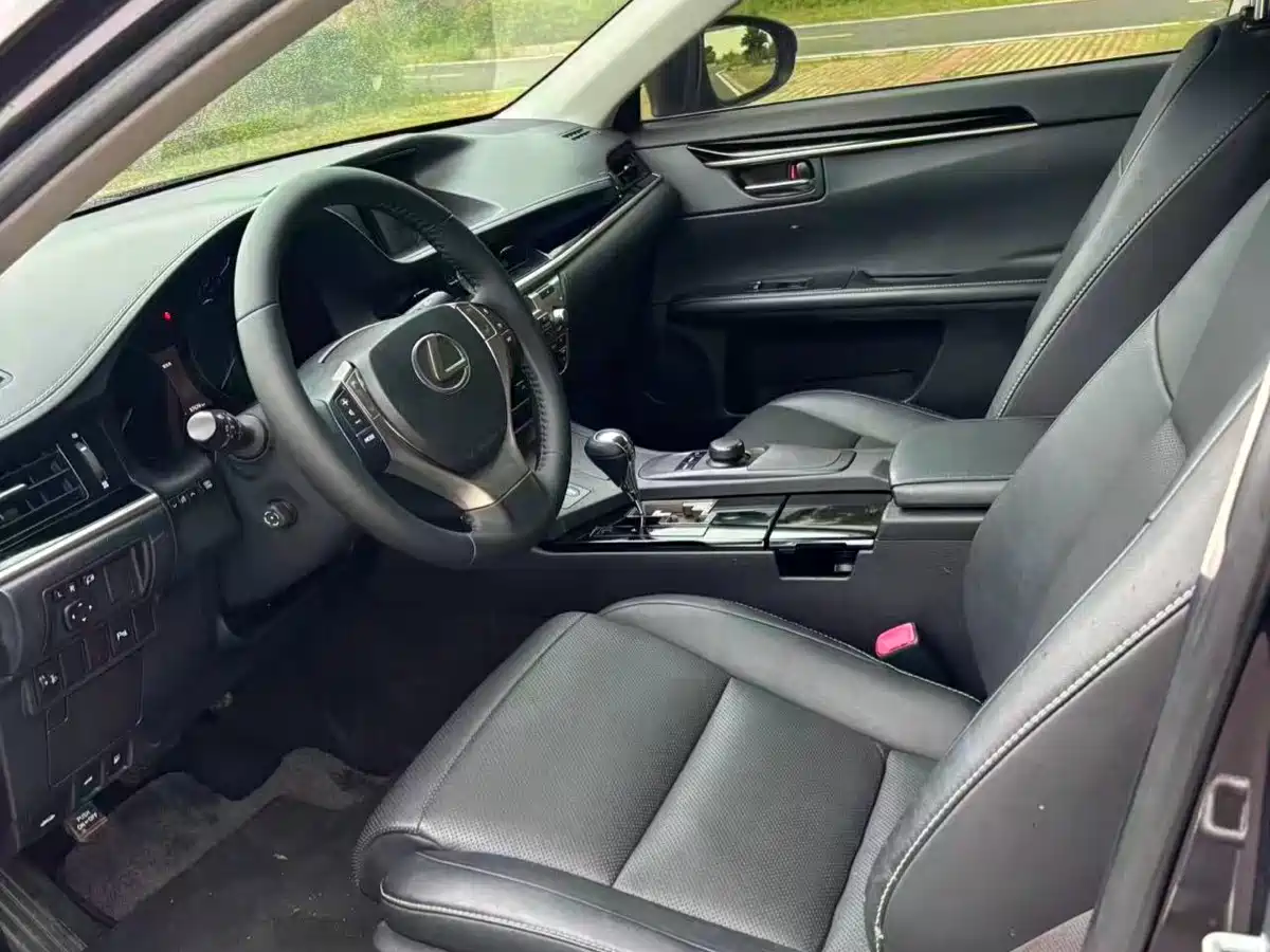 Lexus ES 2014 250 Elite Edition фото 8