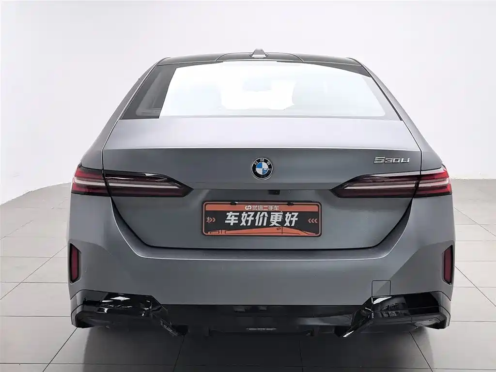 BMW 5 Series 2025 530Li Premium M Sport Package фото 4