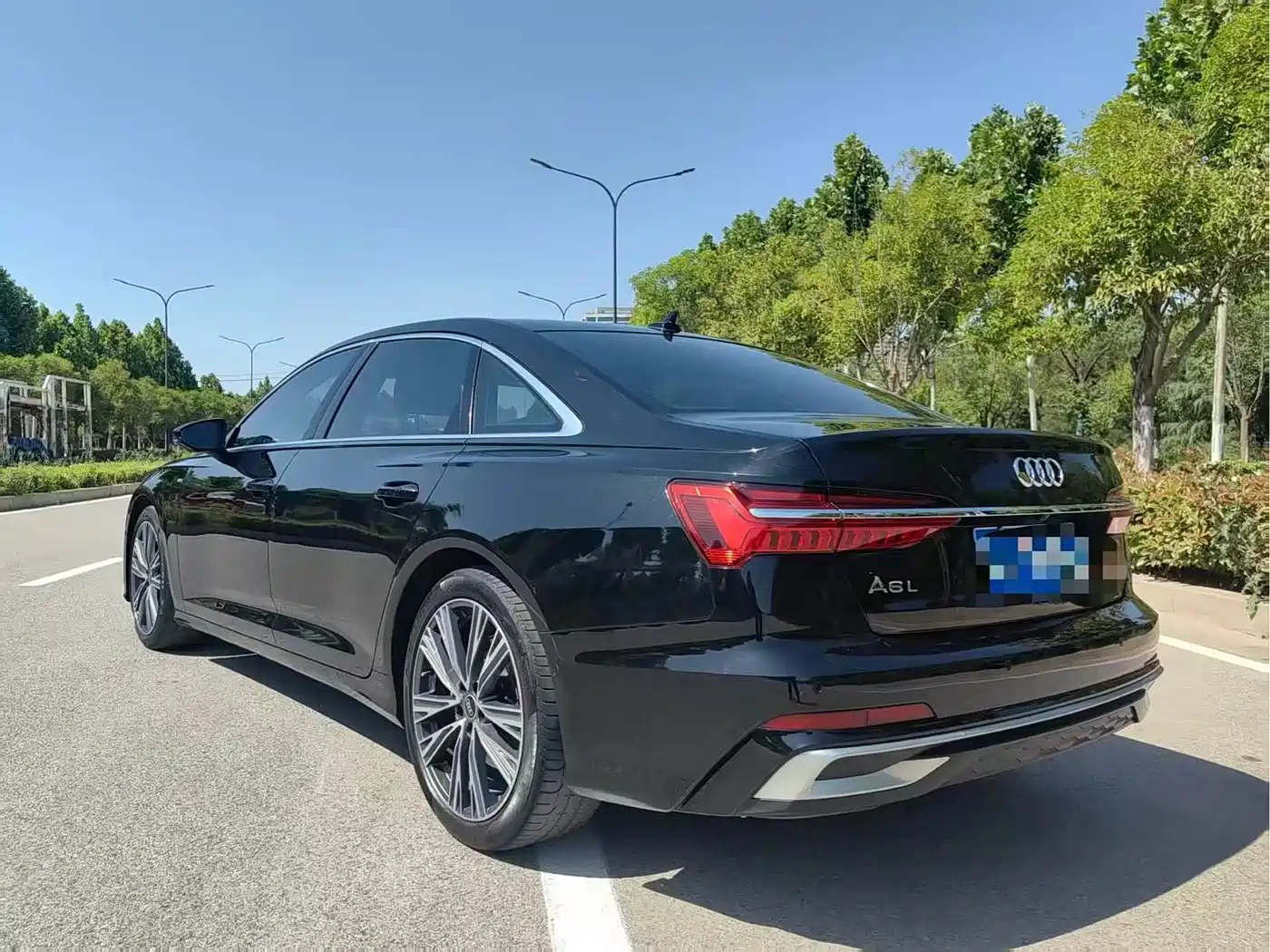 Audi A6L 2023 45 TFSI Premium Selection Elegance фото 9