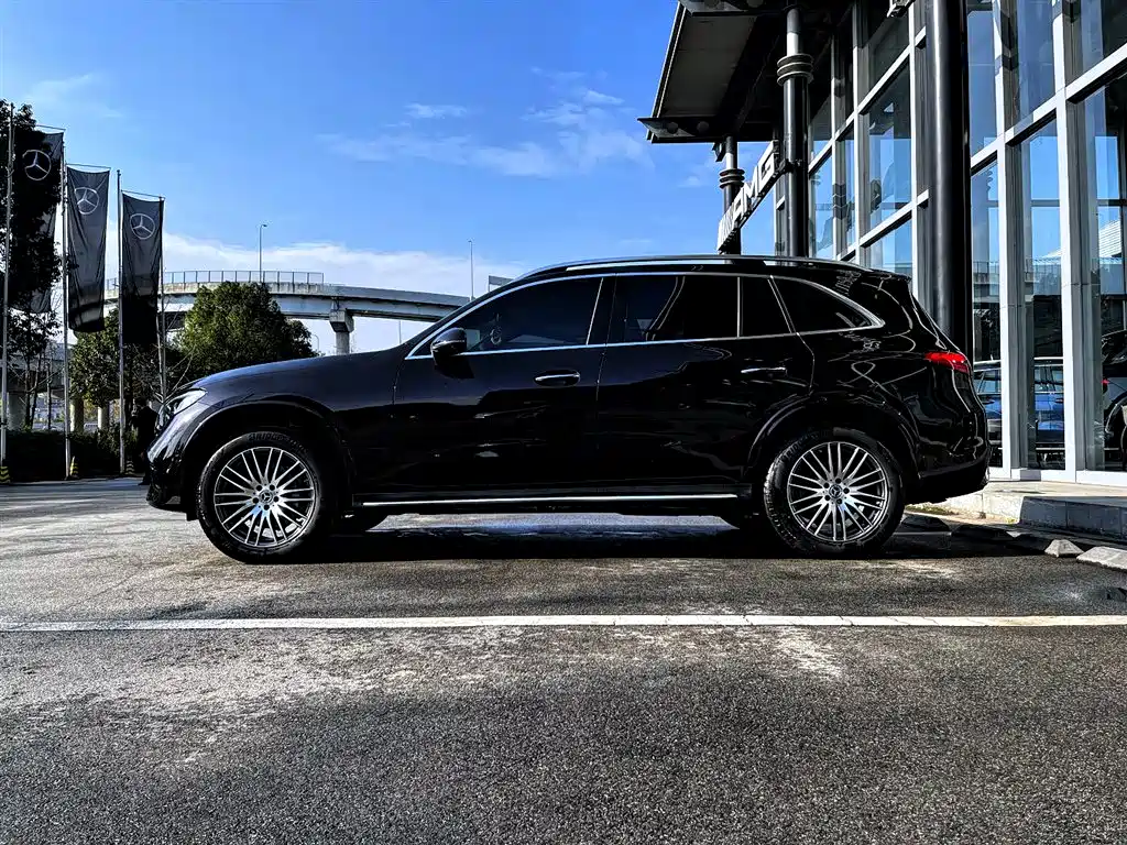 Mercedes-Benz GLC 2024 GLC 300 L 4MATIC Dynamic 5-seater фото 4