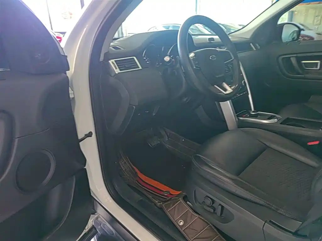Land Rover Discovery Sport 2018 240PS PURE Edition фото 16