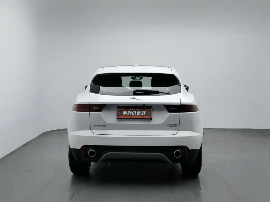 Фото 4 - Jaguar E-PACE