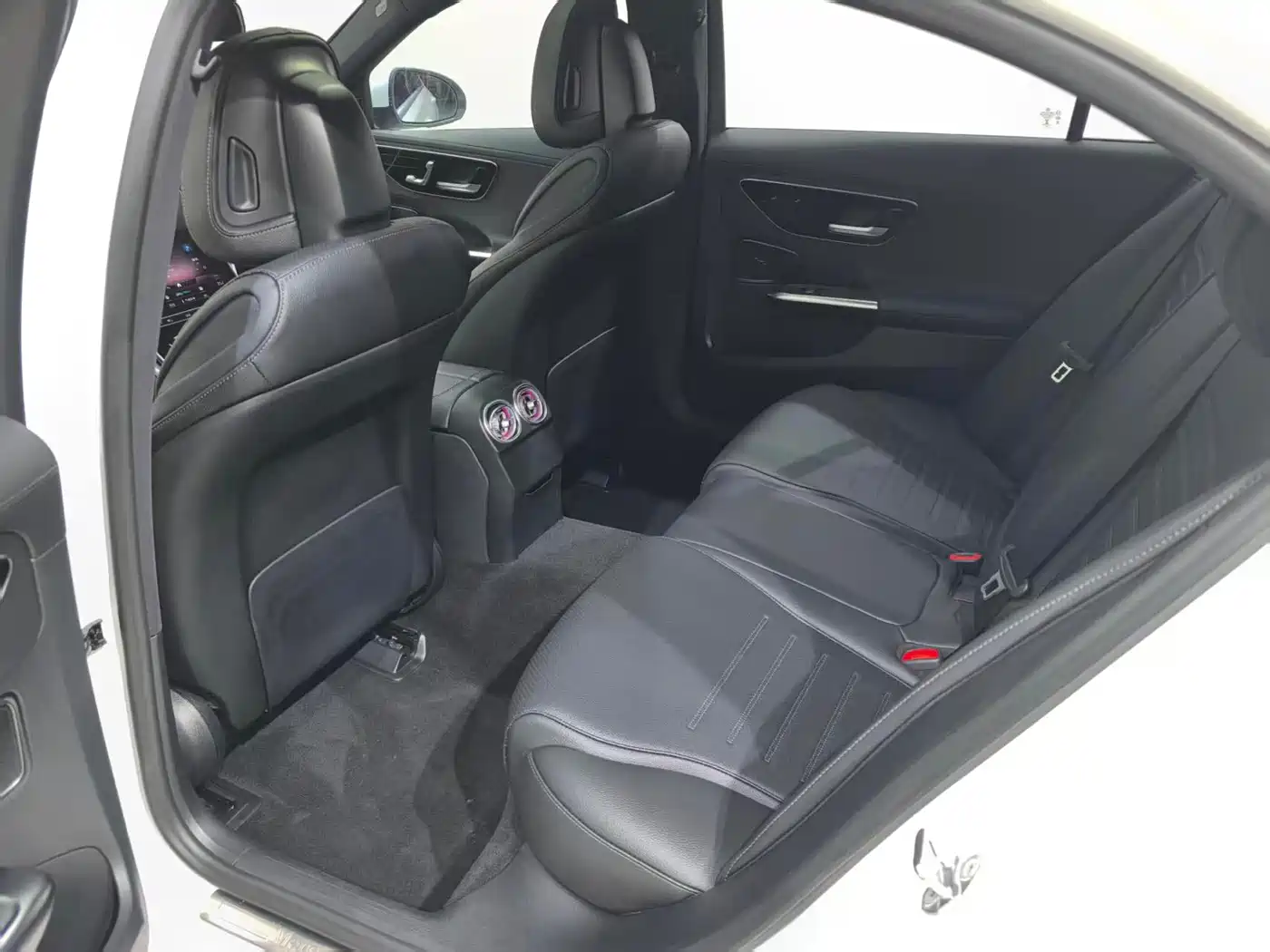 Mercedes-Benz C-Class 2023 C 200 L Sport фото 5