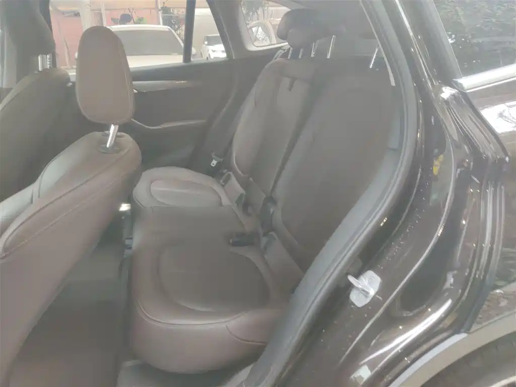 BMW X1 2019 sDrive18Li Premium Model фото 13