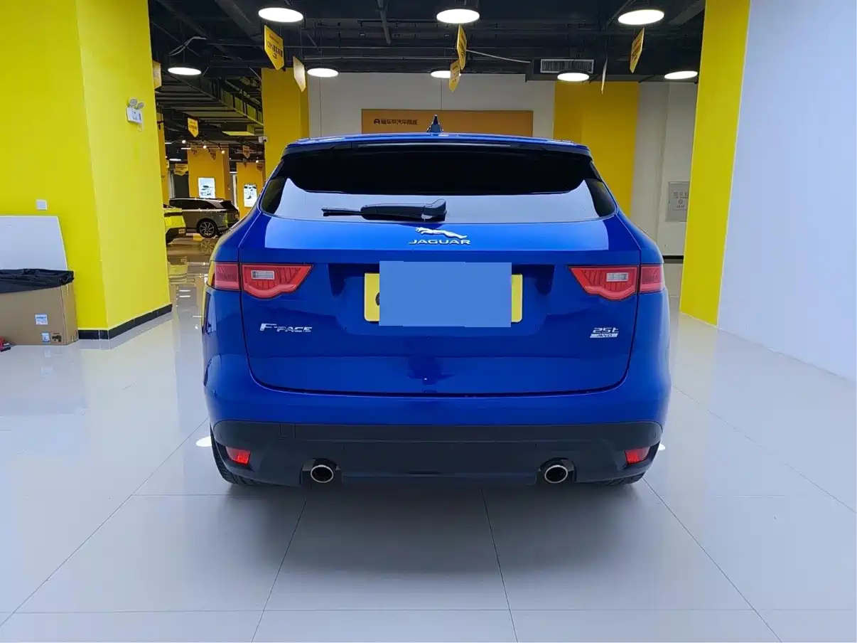 Photo 2 - Jaguar F-PACE