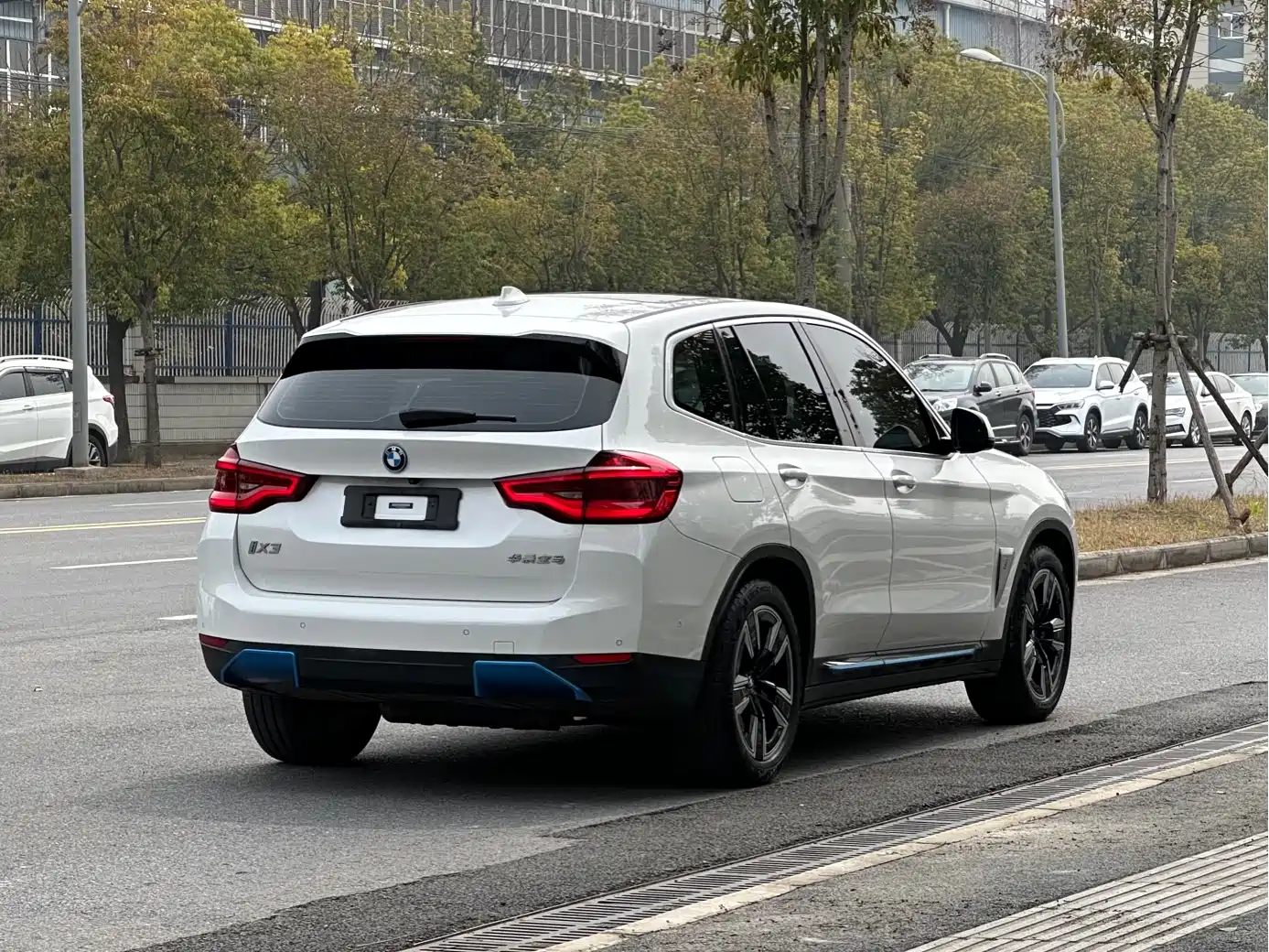 BMW IX3