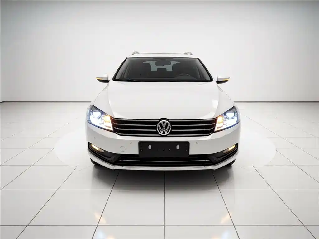 Volkswagen Magotan (Import) 2012 Wagon 2.0TSI Comfort фото 3