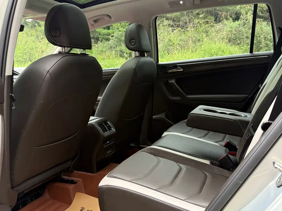 Volkswagen Tiguan L 2017 330TSI Automatic 2WD Luxury Edition фото 13