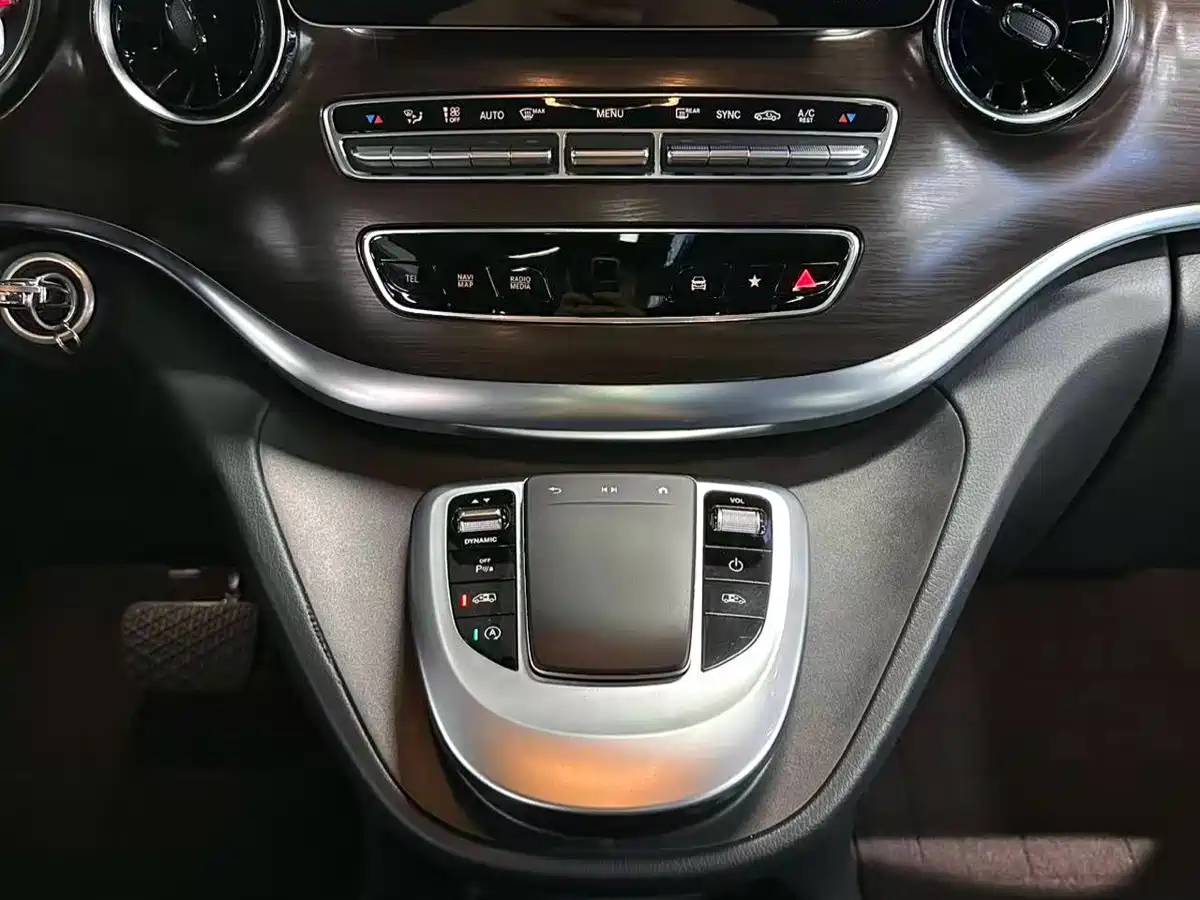 Mercedes-Benz V-Class 2021 V 260 Pilot Edition фото 14