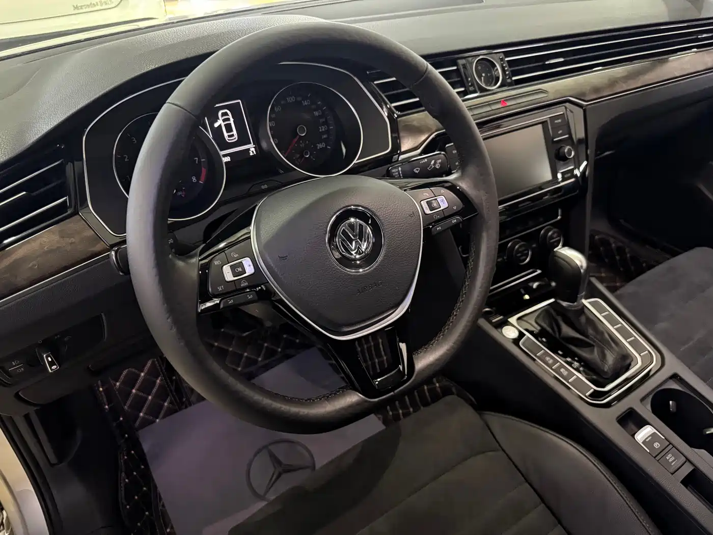 Volkswagen Magotan 2018 330TSI DSG Luxury фото 12