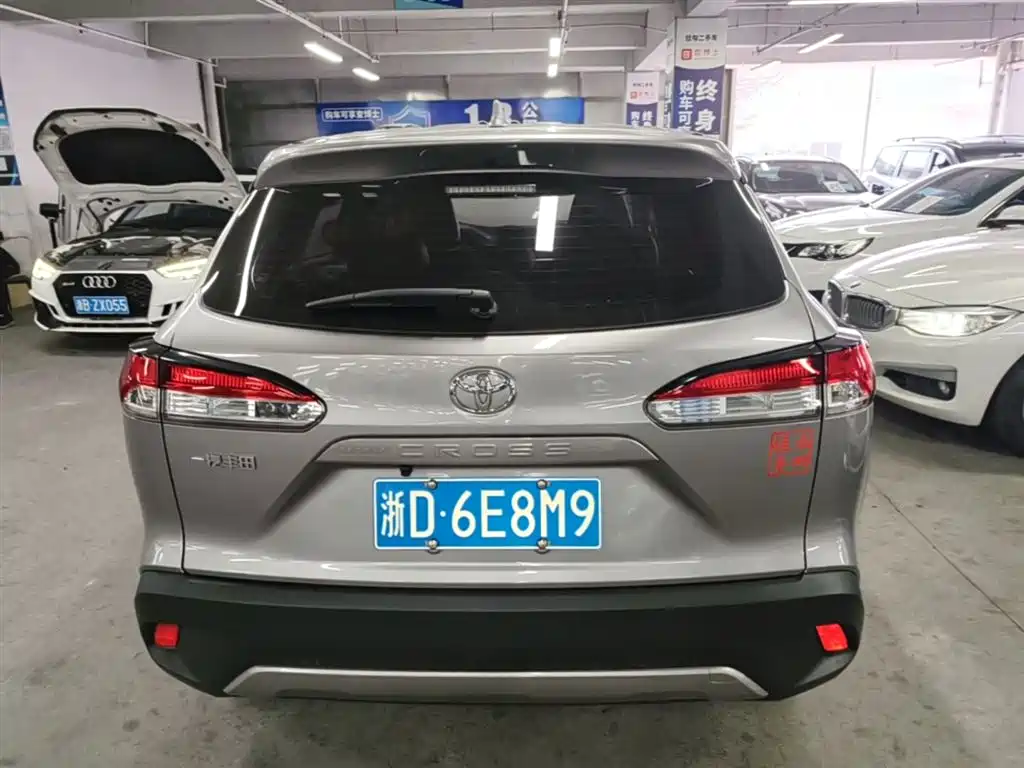 Toyota Corolla Cross 2022 2.0L Premium Edition фото 10