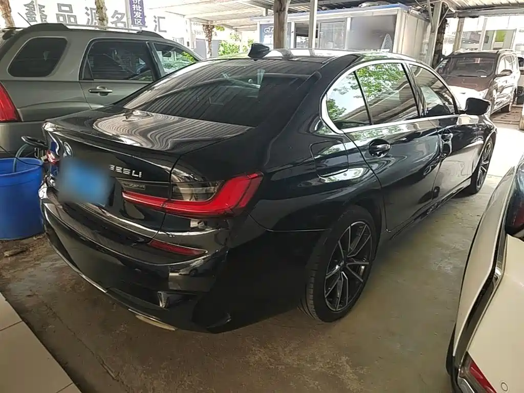BMW 3-SERIES
