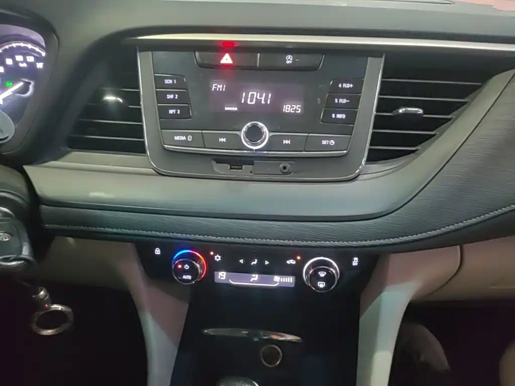 Buick GL6 2018 2018 18T 6-Seater Elite