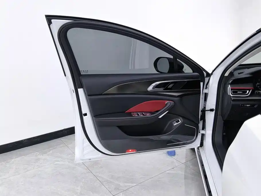 Hongqi H6 2025 2024 Model 2.0T Elegance Edition