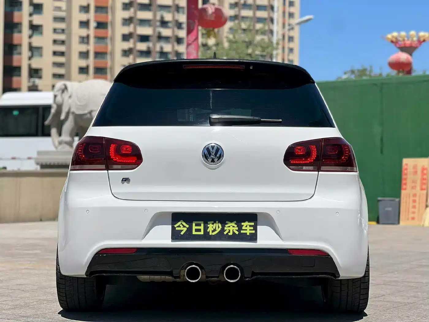 Volkswagen Golf (Import) 2011 2.0TSI R фото 8
