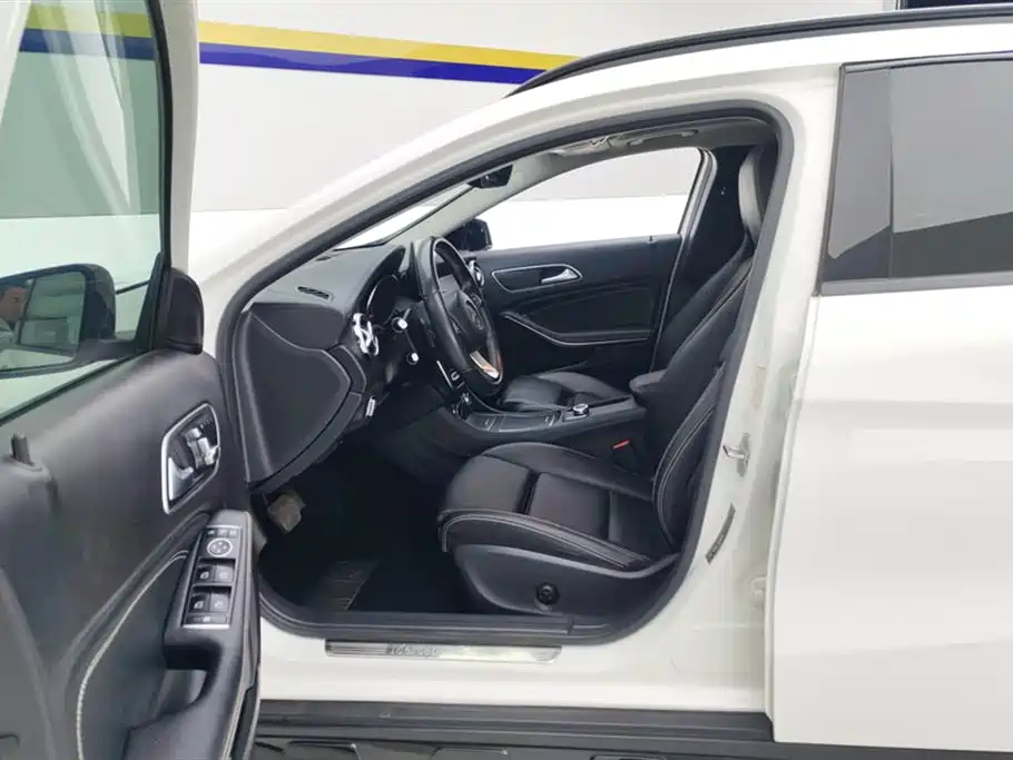 Mercedes-Benz GLA 2018 GLA 220 4MATIC Sport фото 9